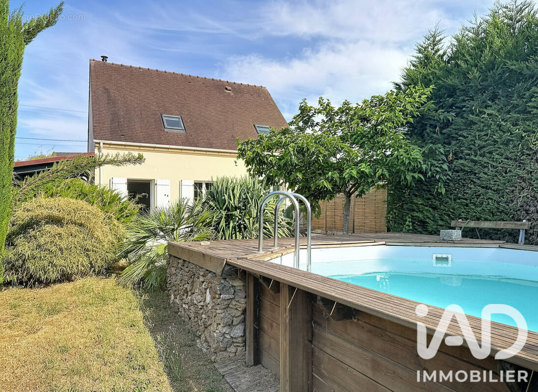 Photo 1 - Maison à LE PLESSIS-FEU-AUSSOUX