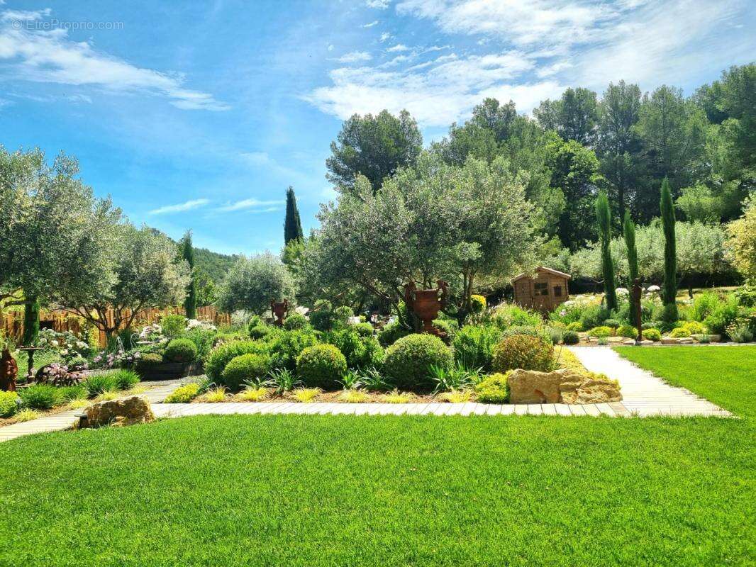 Rare domaine de charme d exception et ses jardins remarquabl - photo 7
