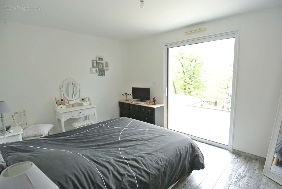 Plain Pied récent 3 ch bureau avec 2ème logement garage sur 2600 - photo 16