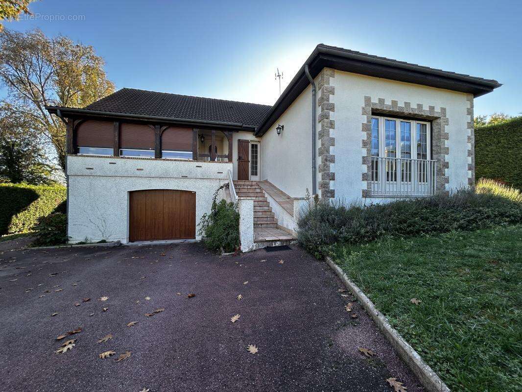 Maison à VARENNES-VAUZELLES