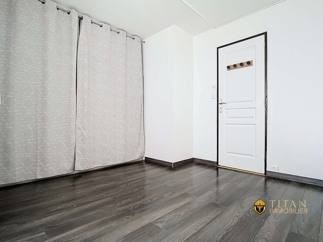 En Exclusivité un appartement au Rez-de-Chaussée avec sa terrasse à 300 m de la Plage. TITAN-IMMOBILIER  - Appartement à DUNKERQUE