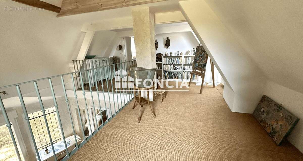 SUPERBE LONGERE de 200 m2 sur 2 400 m2 de terrain arboré avec vue sur rivière - photo 8