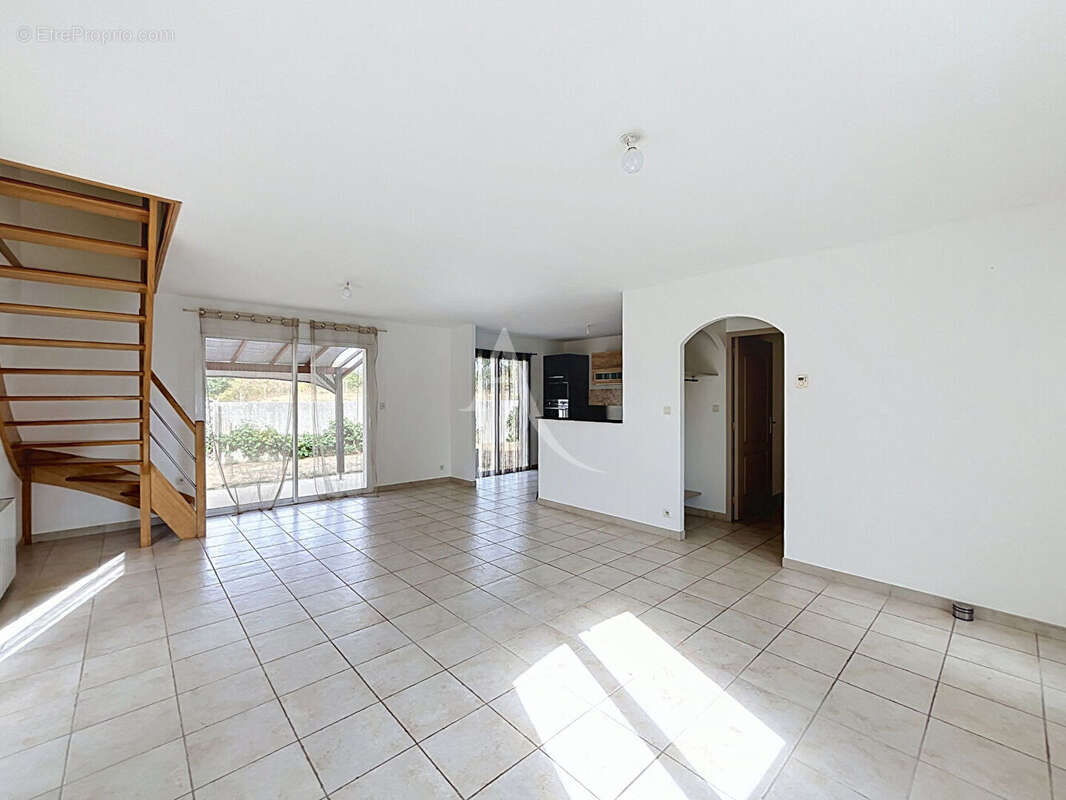 Maison familiale dans un secteur calme et recherché - photo 2