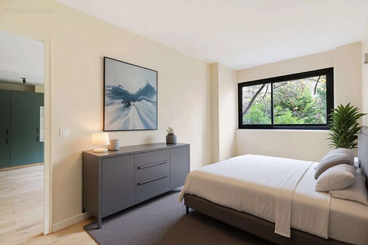 Appartement à PARIS-16E