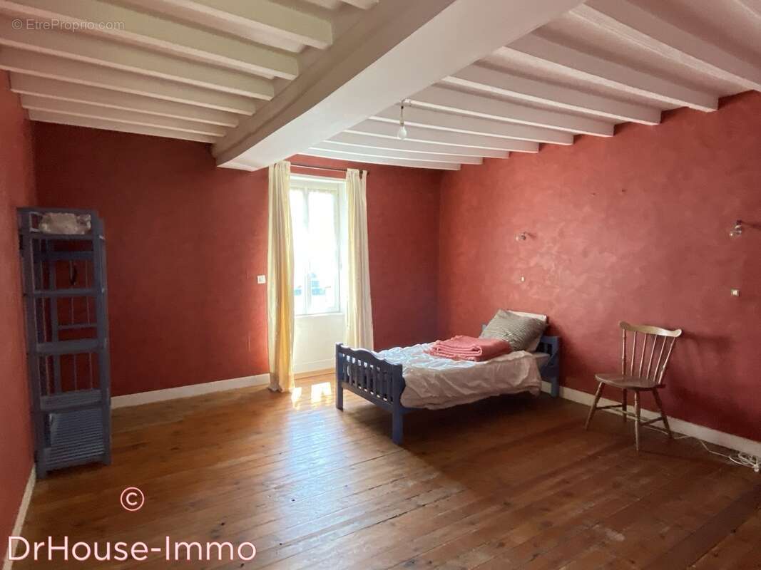 Maison à CROISILLES