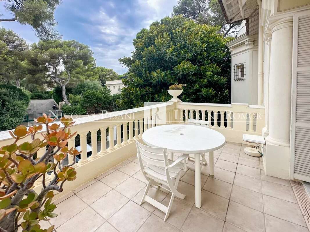 Appartement à ROQUEBRUNE-CAP-MARTIN