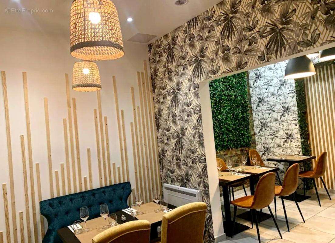 Commerce à VILLEPREUX