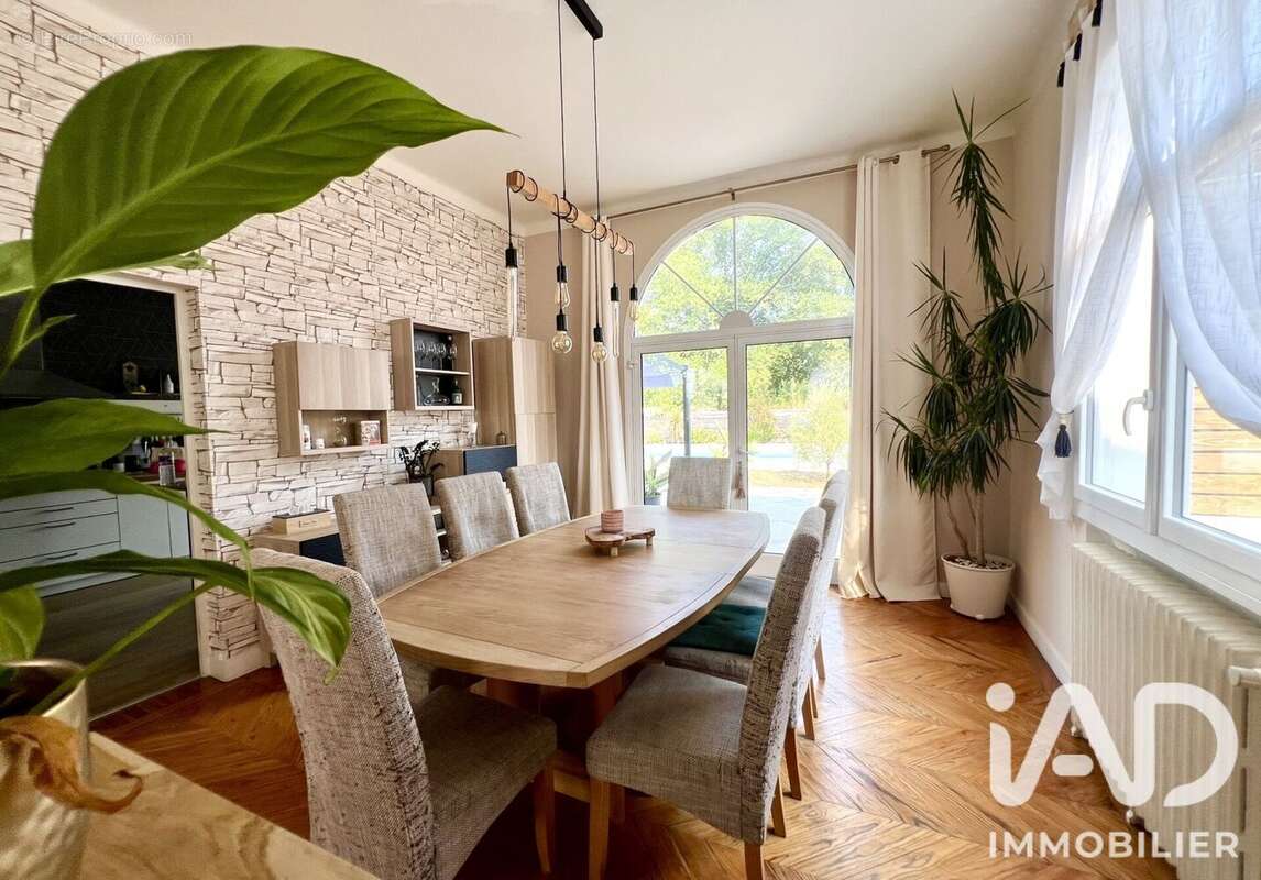 Maison 201 m² à Belin-Beliet  - photo 5