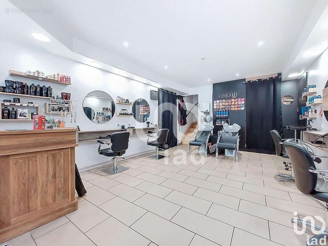 Photo 5 - Commerce à VILLEDIEU-LES-POELES