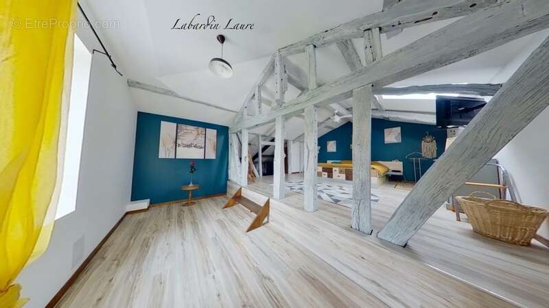 Maison avec surface habitable de 300m2 - pierre et poutre apparentes - 5 chambres - dépendances à CAUMONT-SUR-GARONNE (47) - photo 20