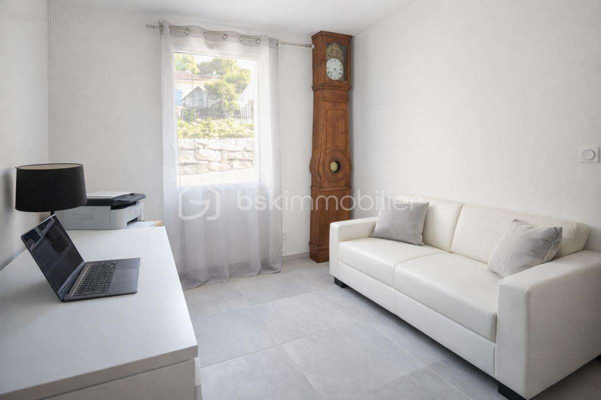 VISAN – Maison contemporaine de plain-pied avec piscine, prestations haut de gamme et environnement privilégié - photo 10