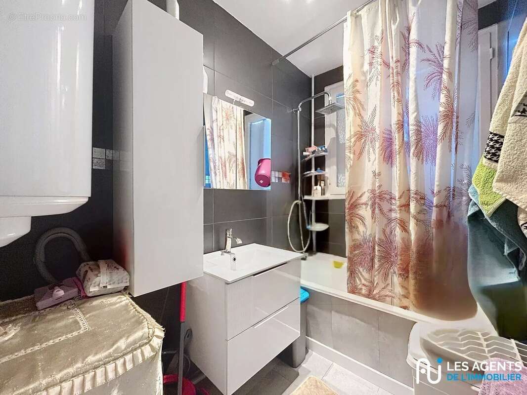 Appartement à SAINT-JEAN-DE-LA-RUELLE