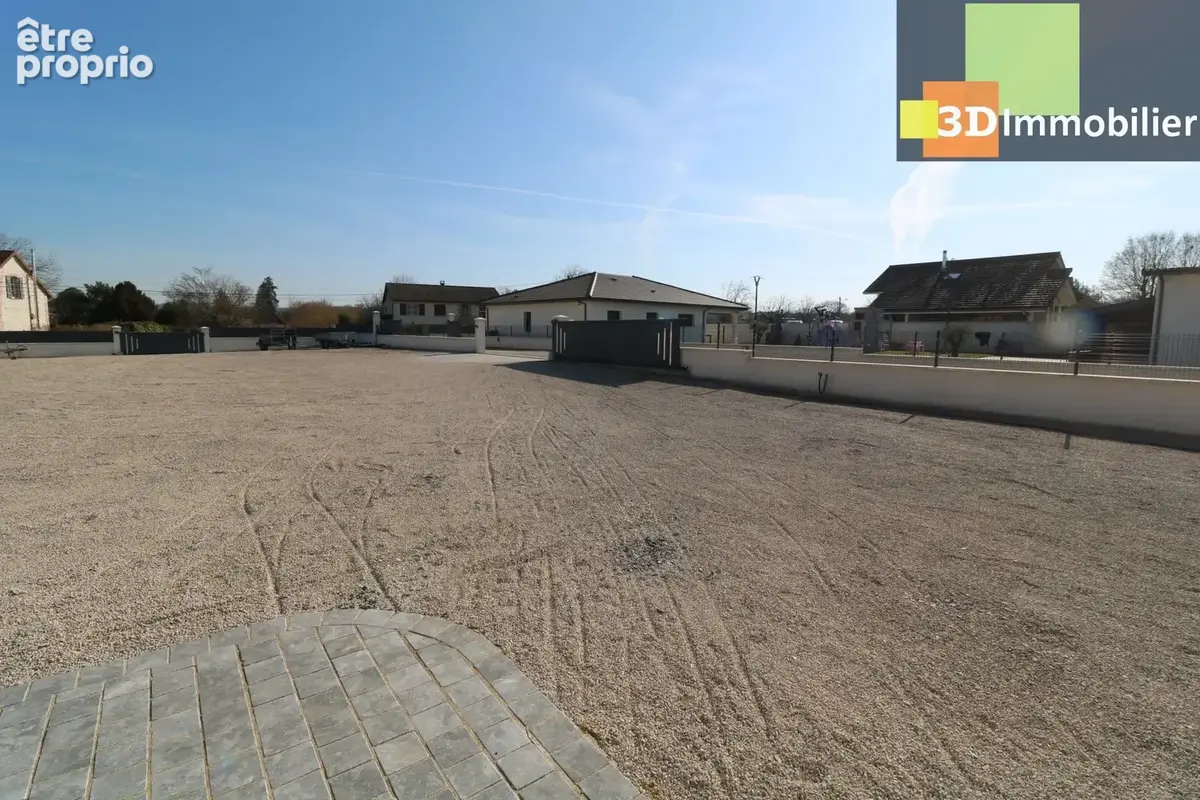 TERRAIN 1300M²