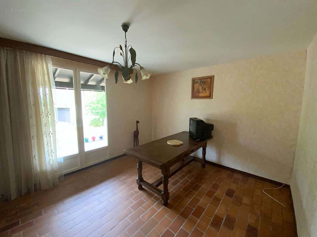 SAINT-EMILAND - Ténement immobilier comprenant deux maisons avec dépendances sur terrain de 1ha 48a 95ca - photo 16