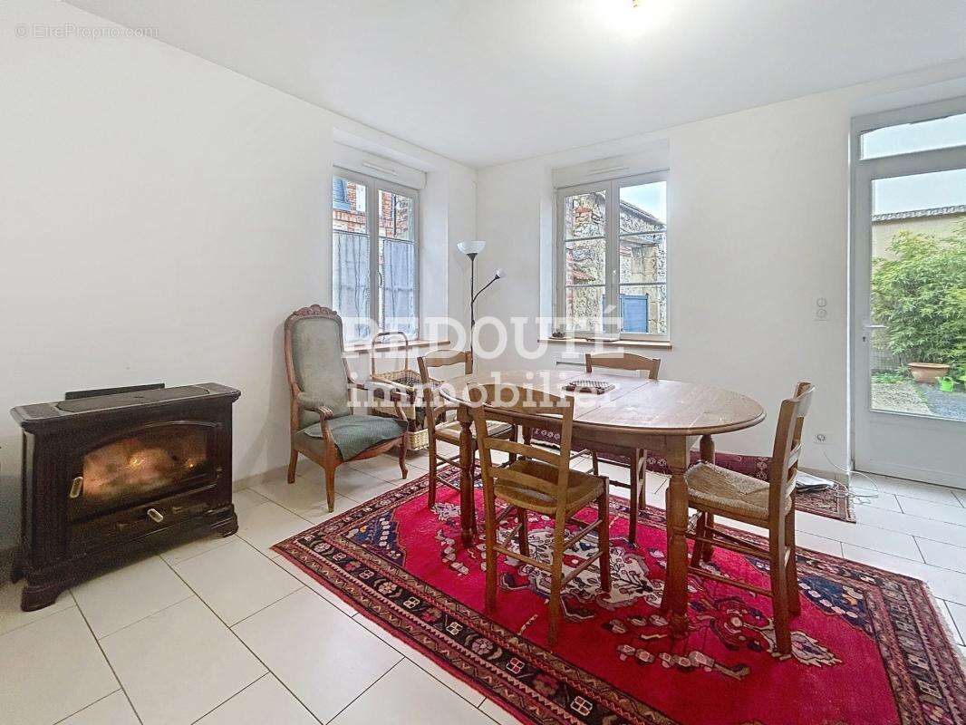 Maison 6 pièces familiale avec cour et jardin - Reims Rosnay - photo 3