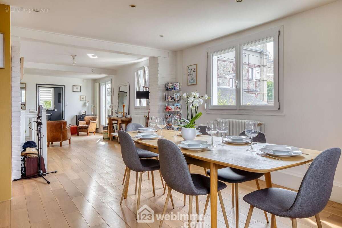 Maison à BOIS-GUILLAUME