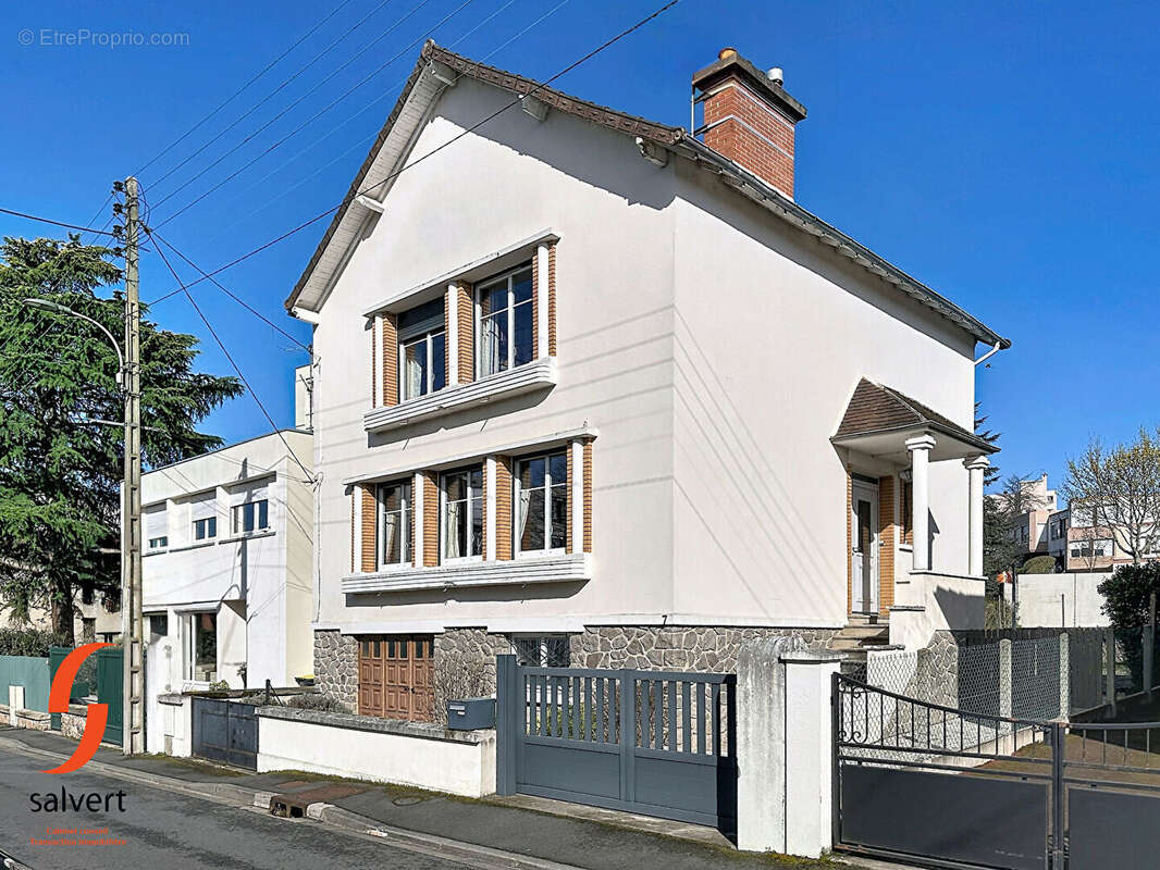 Maison à MONTLUCON