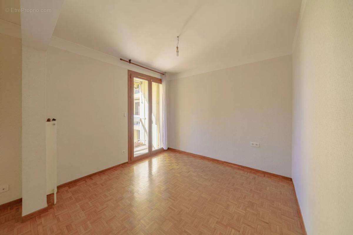 Appartement à MARSEILLE-15E