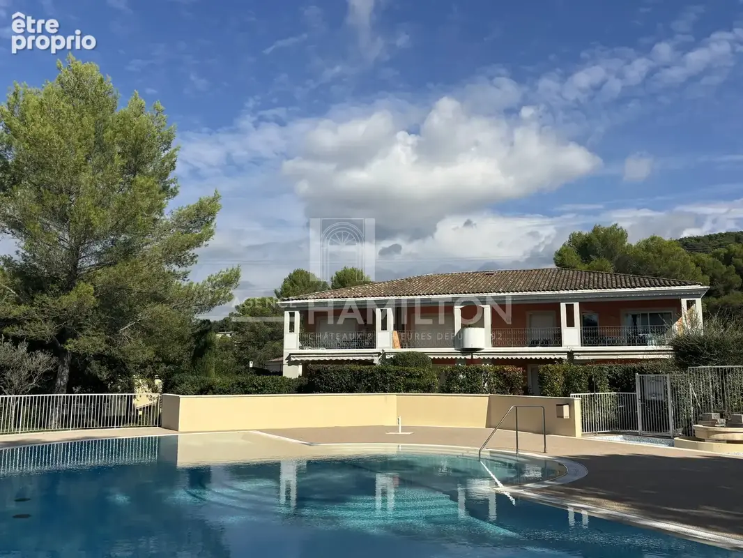 Domaine sécurisé à Mougins – 2 pieces, Terrasse 24 m², vue Domaine du golf, piscine  Copier le titre - photo 2