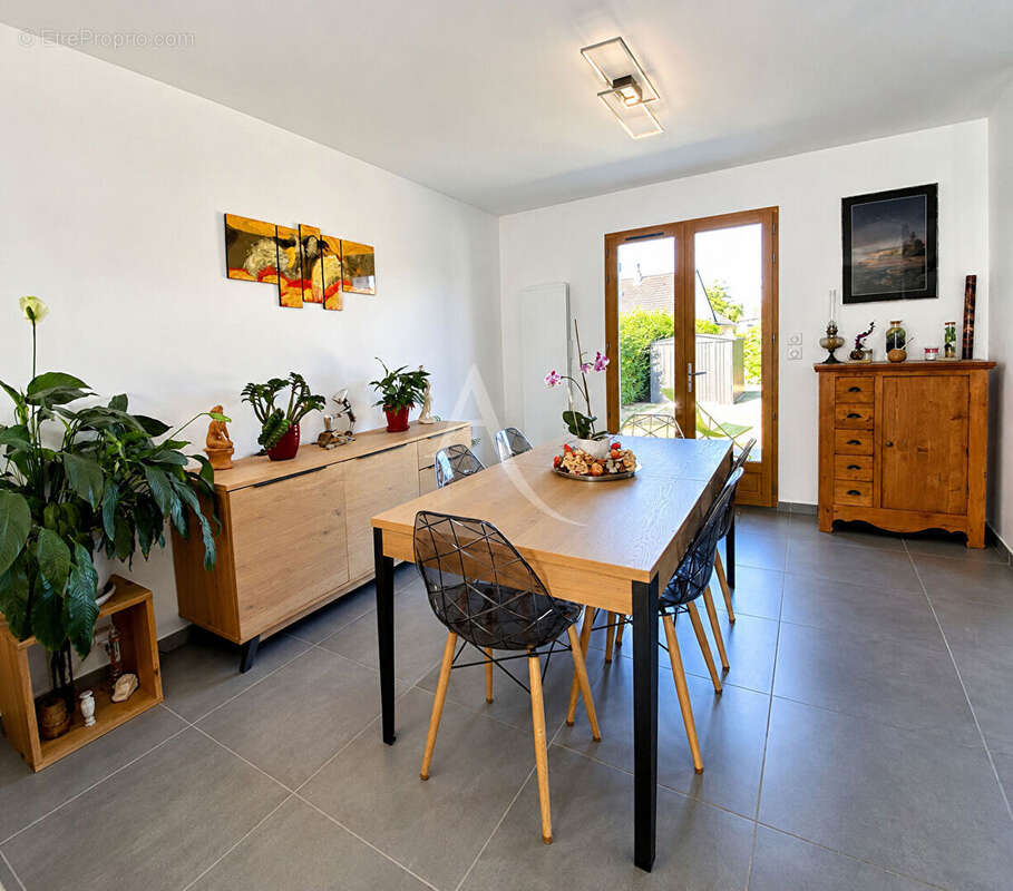 Maison plain-pied Ferolles 4 chambres 137 m2 - photo 4