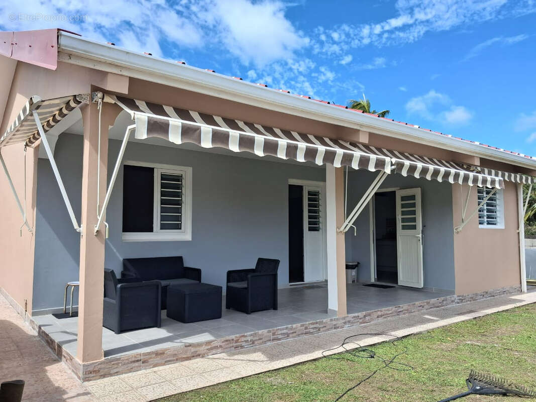 Maison à BASSE-POINTE