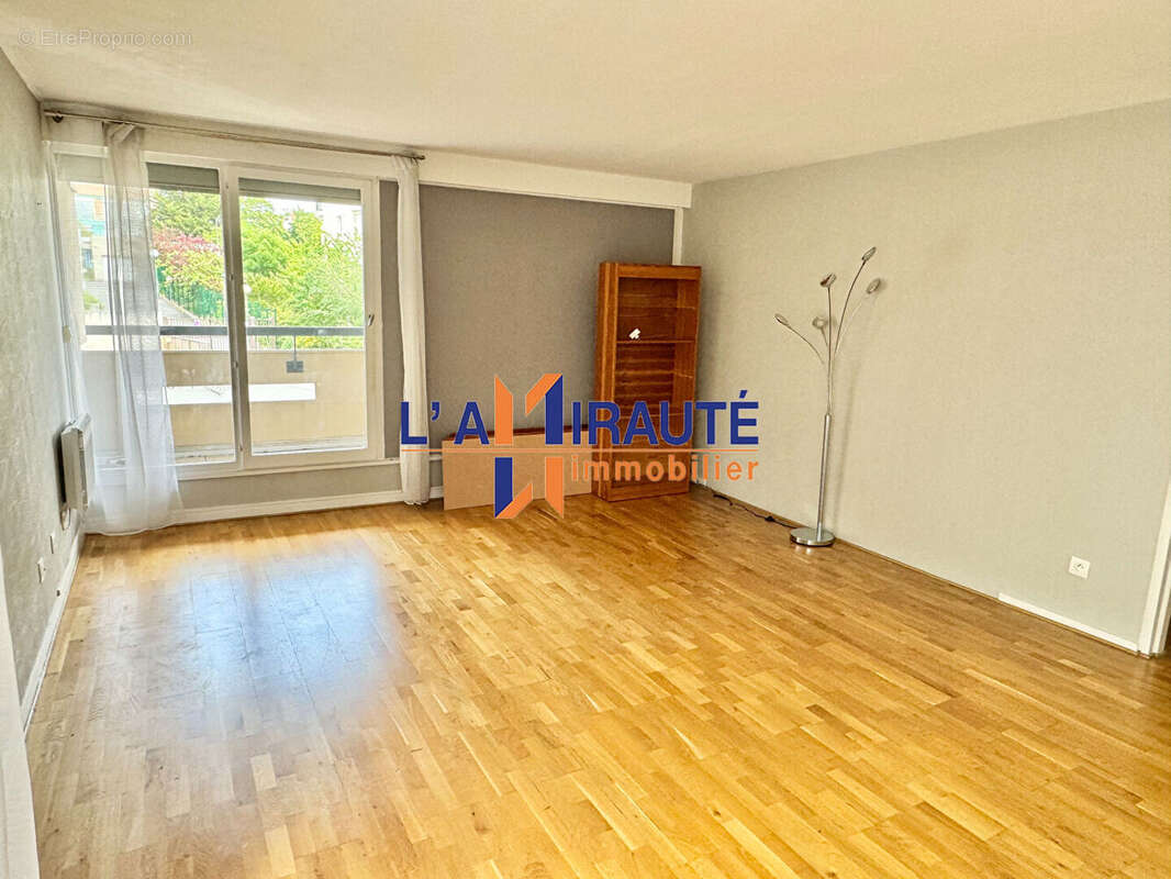 Appartement à HOUILLES