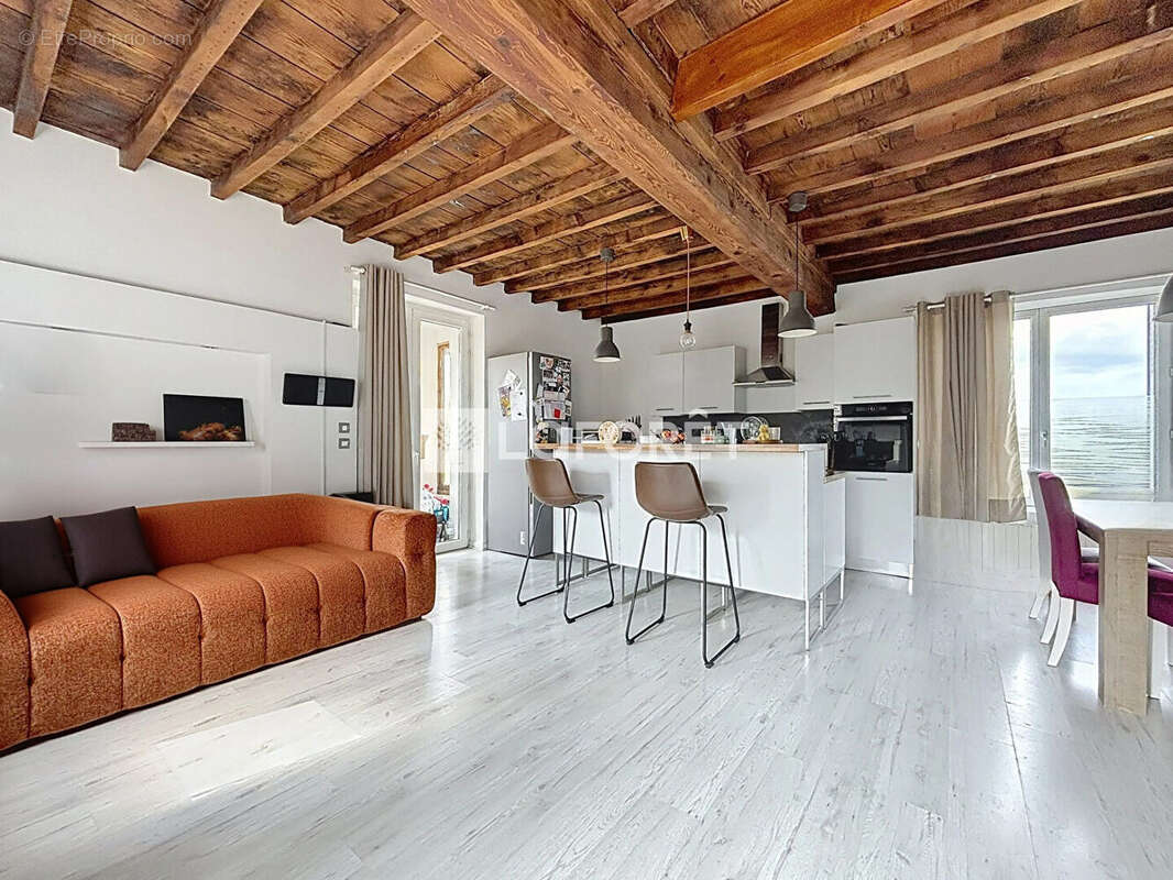 Maison à MONTMERLE-SUR-SAONE