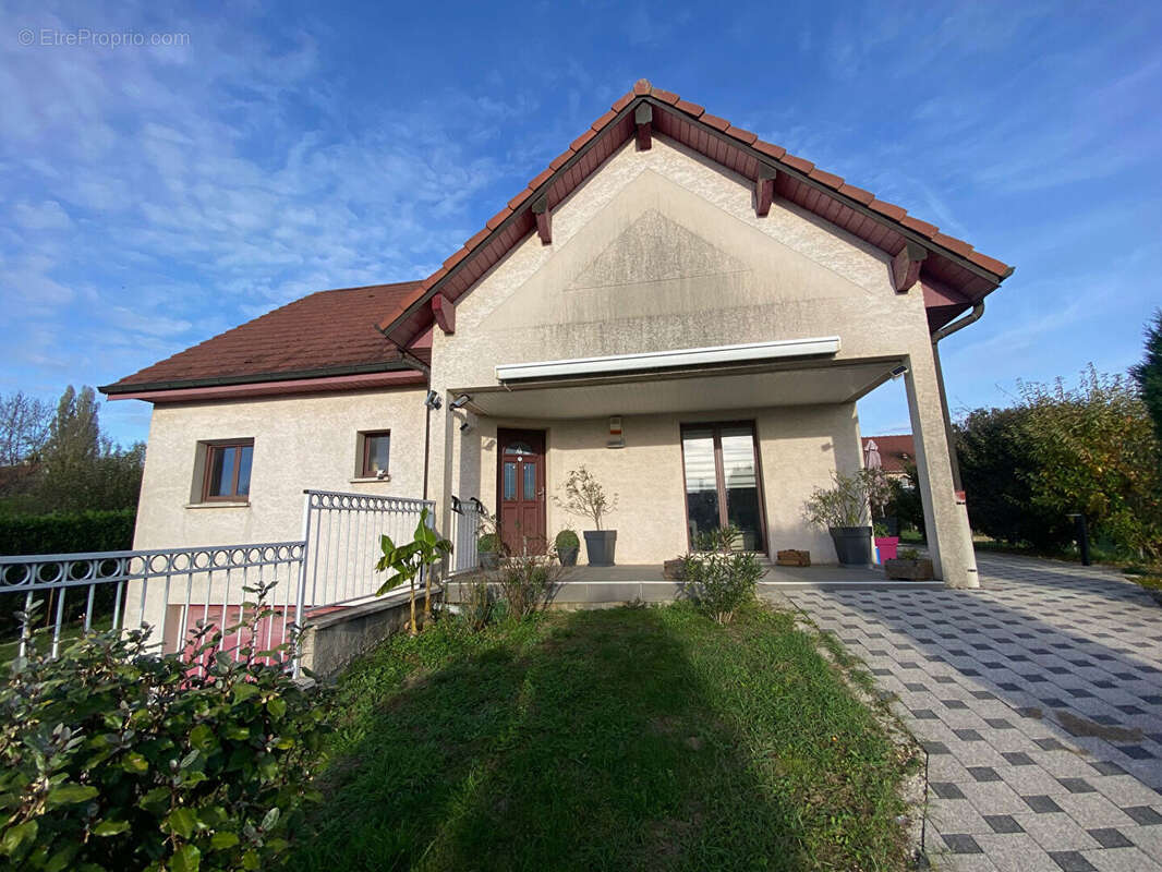 Maison à MERCEY-LE-GRAND