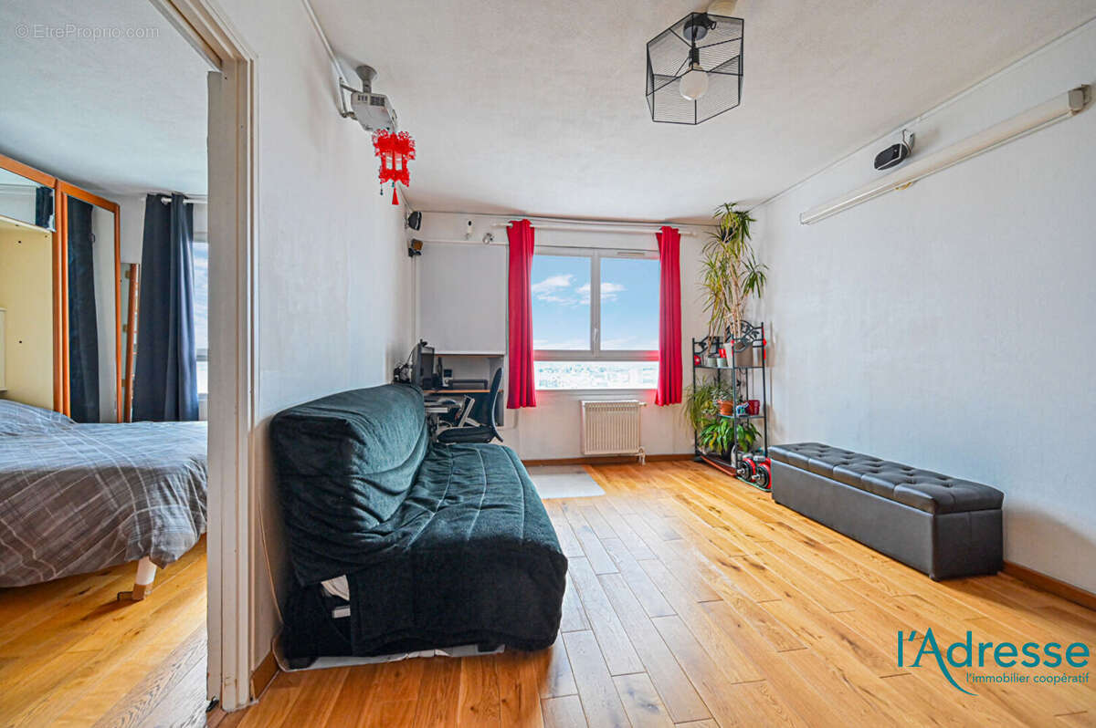 Appartement à PARIS-20E