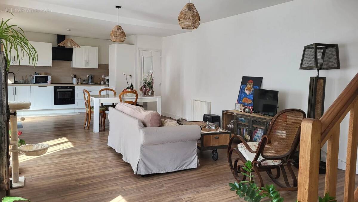 Appartement à PONT-DE-VEYLE