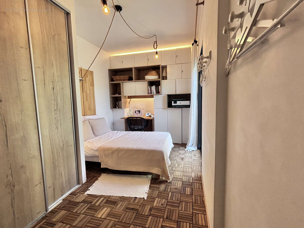 Maison à SAINT-CYR-SUR-MER