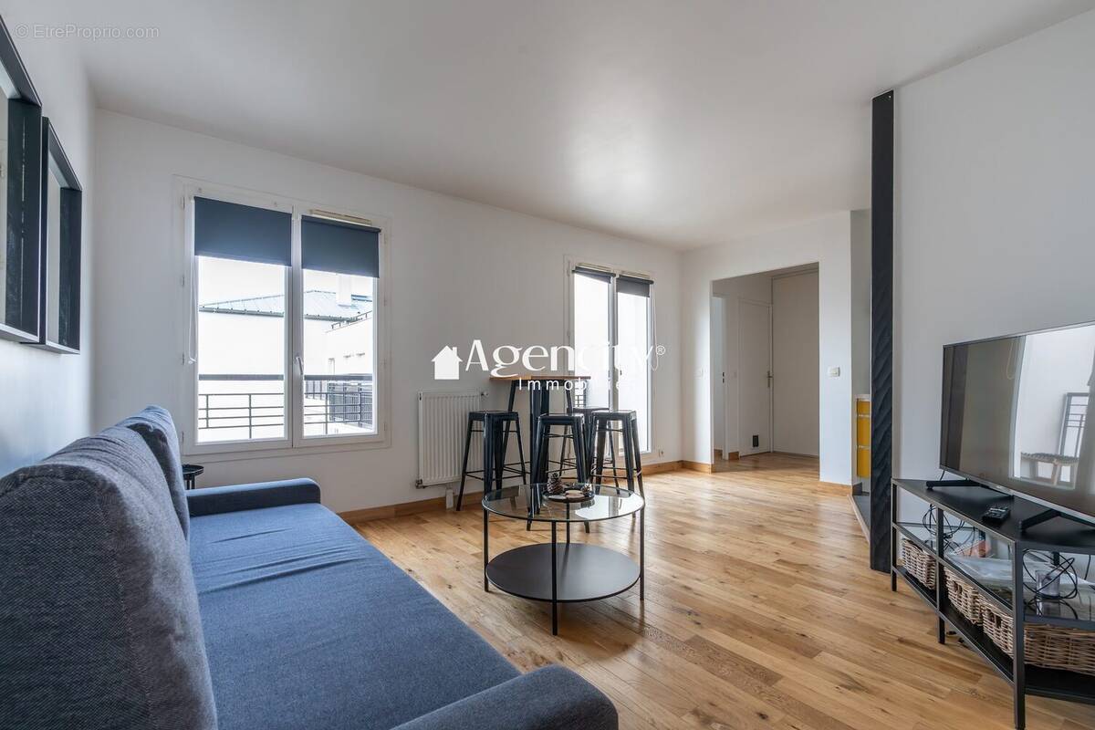 Séjour avec balcon - Appartement à SERRIS