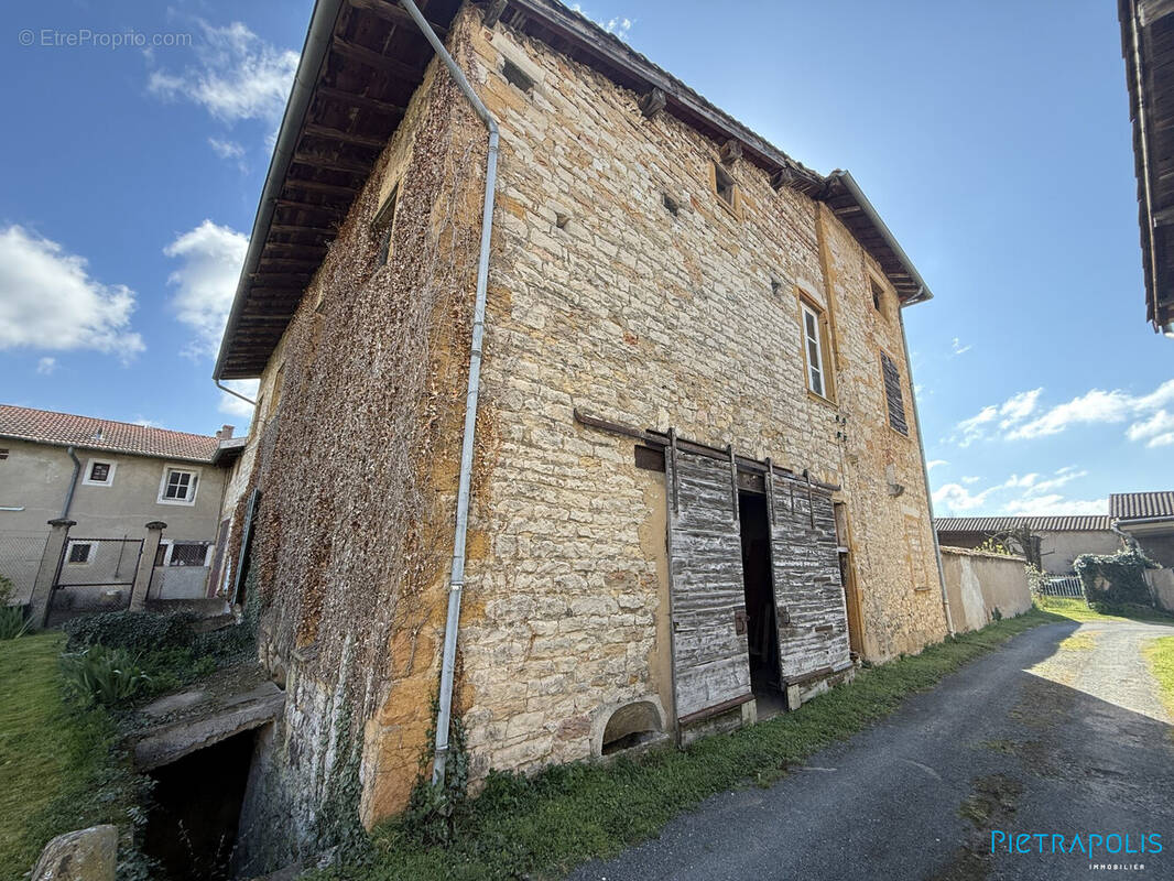 Maison à SAINT-DIDIER-DE-FORMANS
