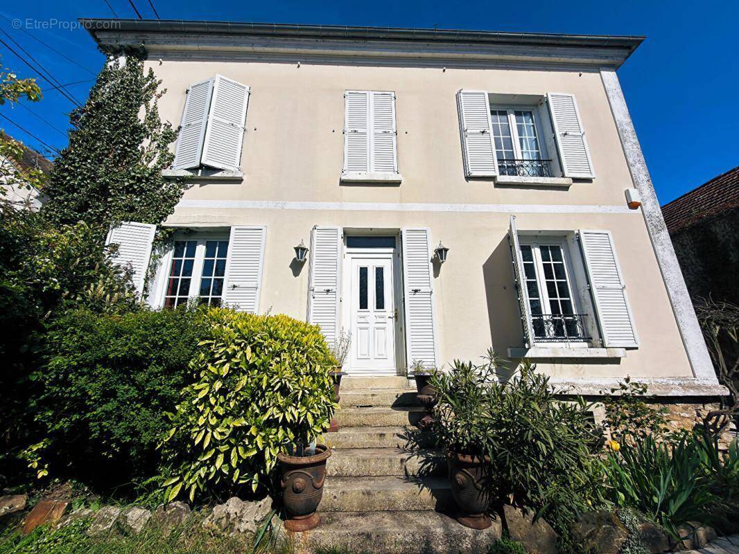Maison à MARLY-LA-VILLE