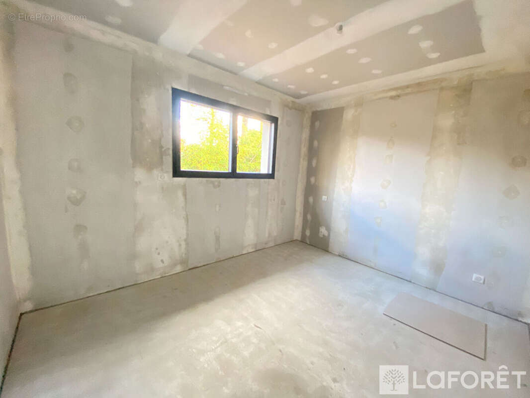 Maison neuve Saint Jean D Illac 6 pièces 133 m² - photo 9