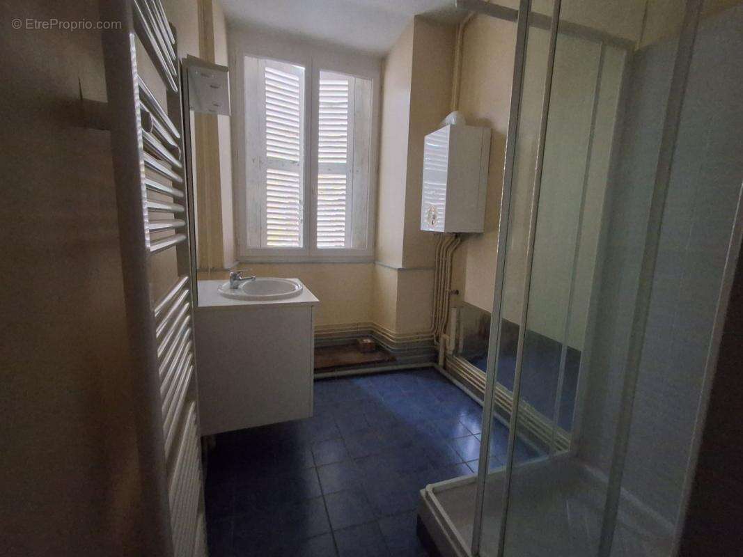 Appartement à SAINT-LEONARD-DE-NOBLAT