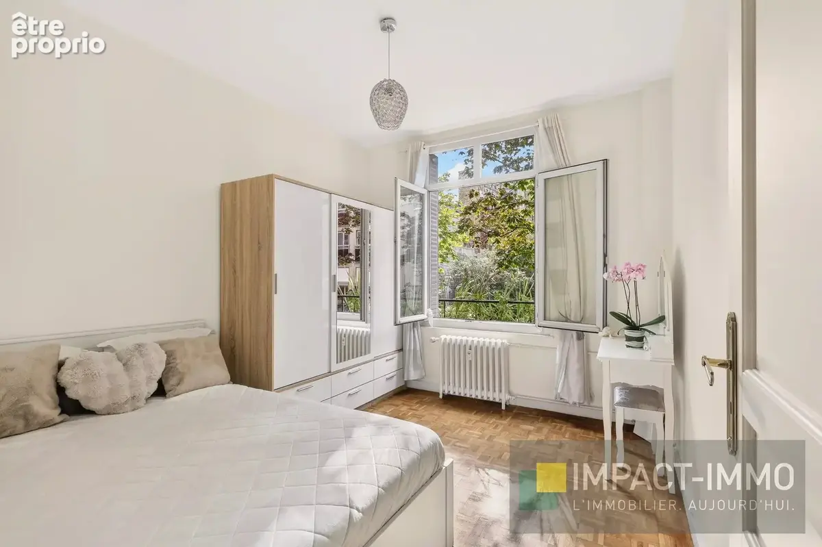 Bel appartement lumineux de 4 pièces avec balcon, cave et box à Neuilly-sur-Seine - photo 9