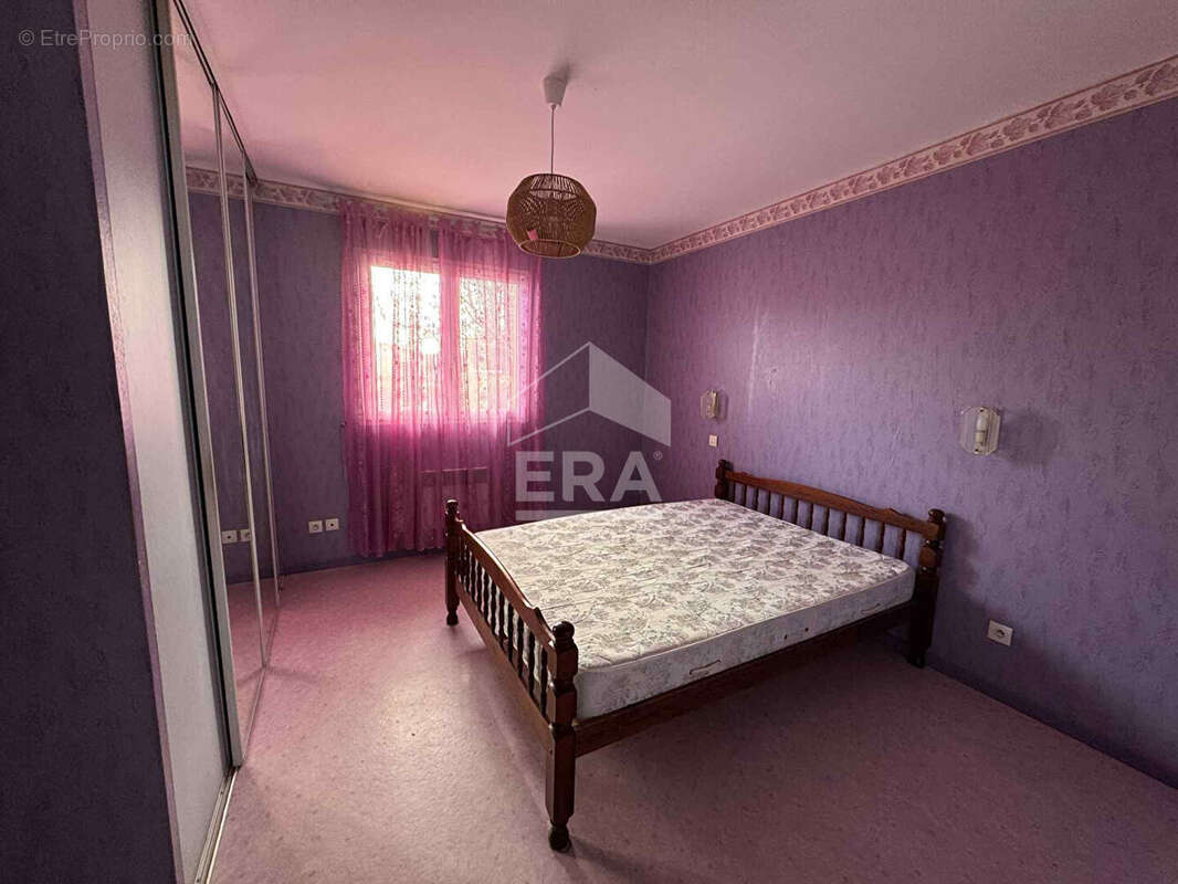 Maison à SAINT-CHRISTOLY-DE-BLAYE