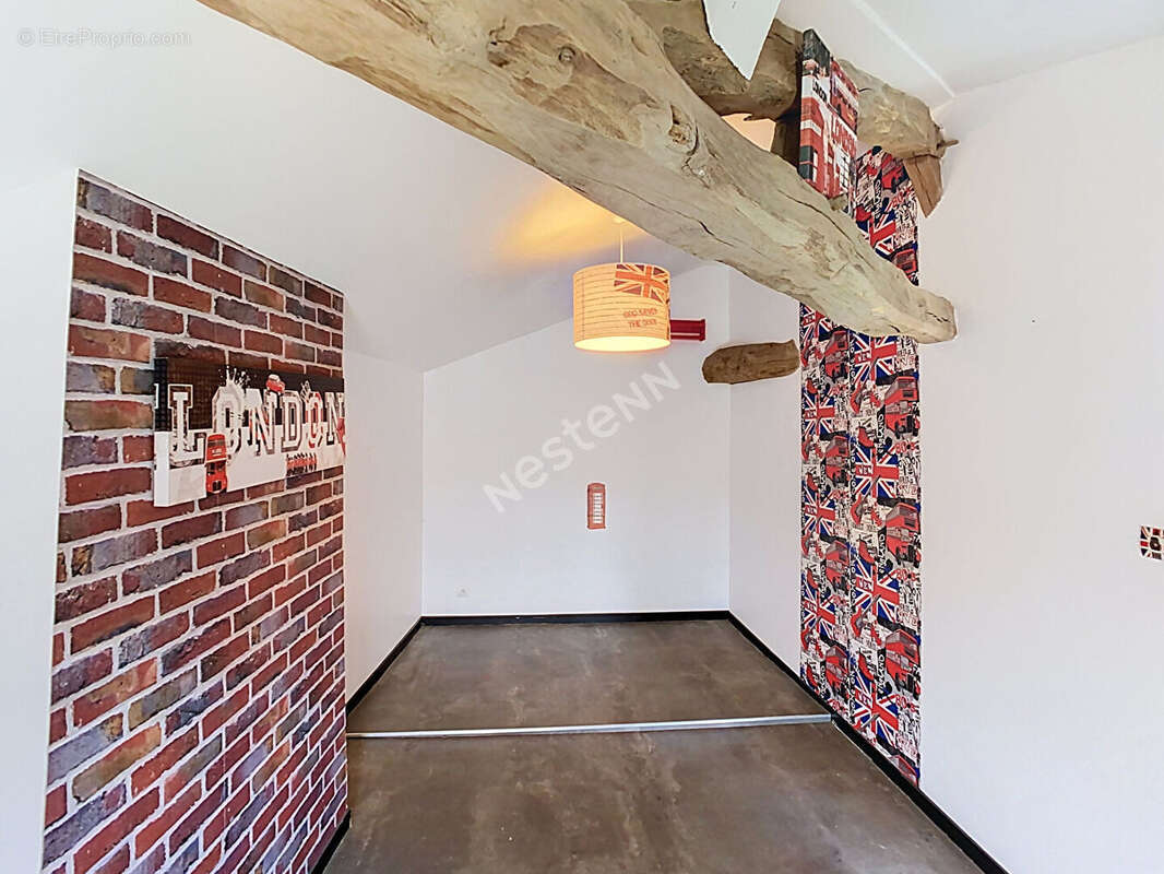 Maison familiale en pierre à vendre dans le bourg du Fief Sauvin - photo 13