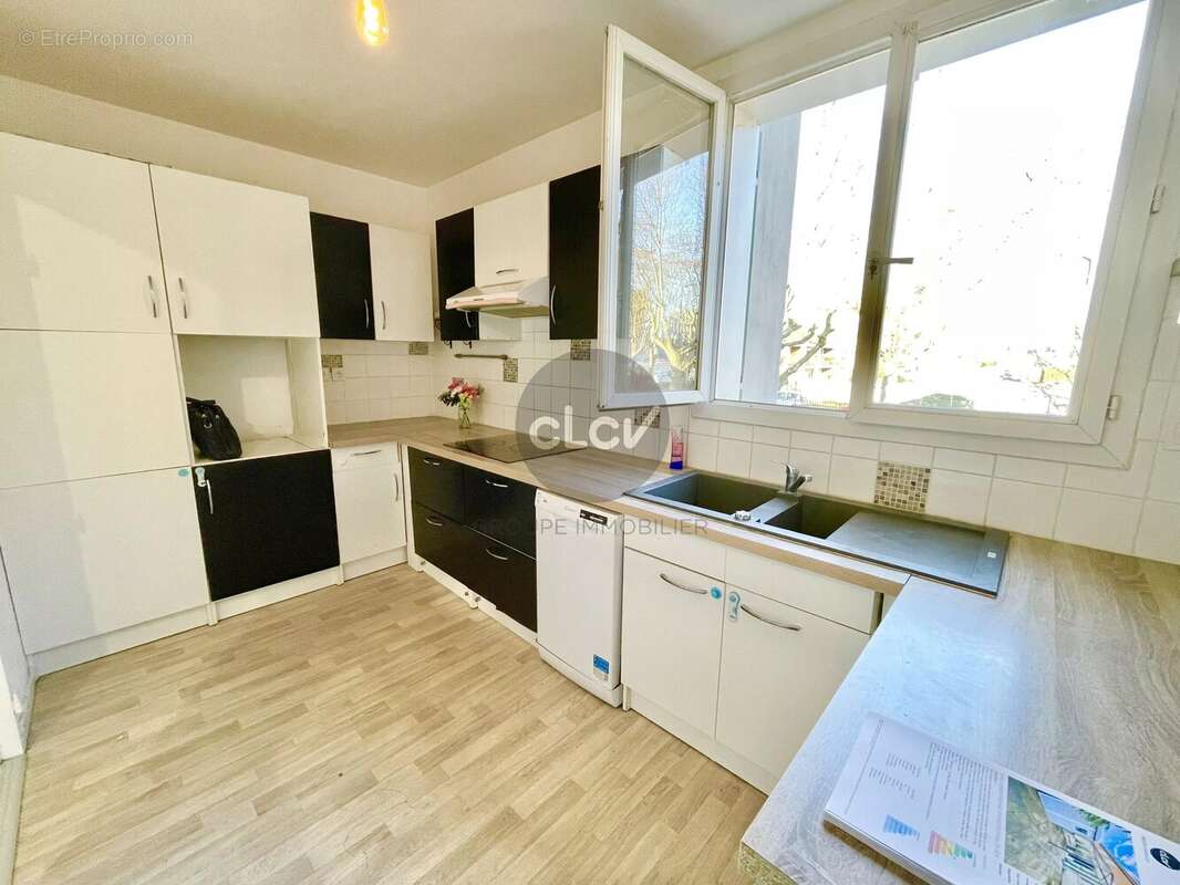 Maison sur le toit / Duplex Dernier étage avec Terrasse / La Soie 69120 Vaulx en Velin - photo 9