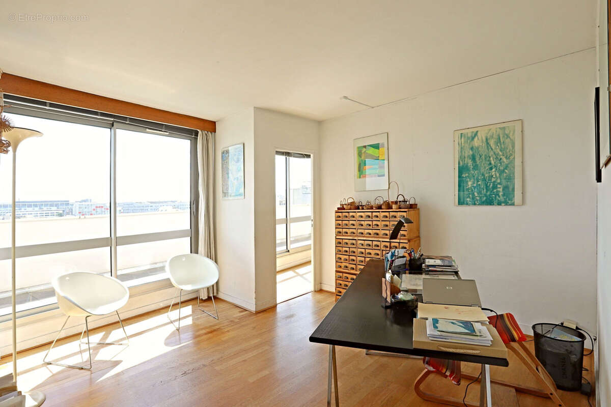 Appartement à PARIS-14E