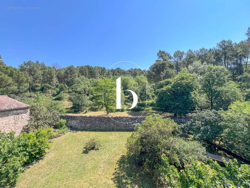 Maison 330 m² à Vinezac  - photo 40
