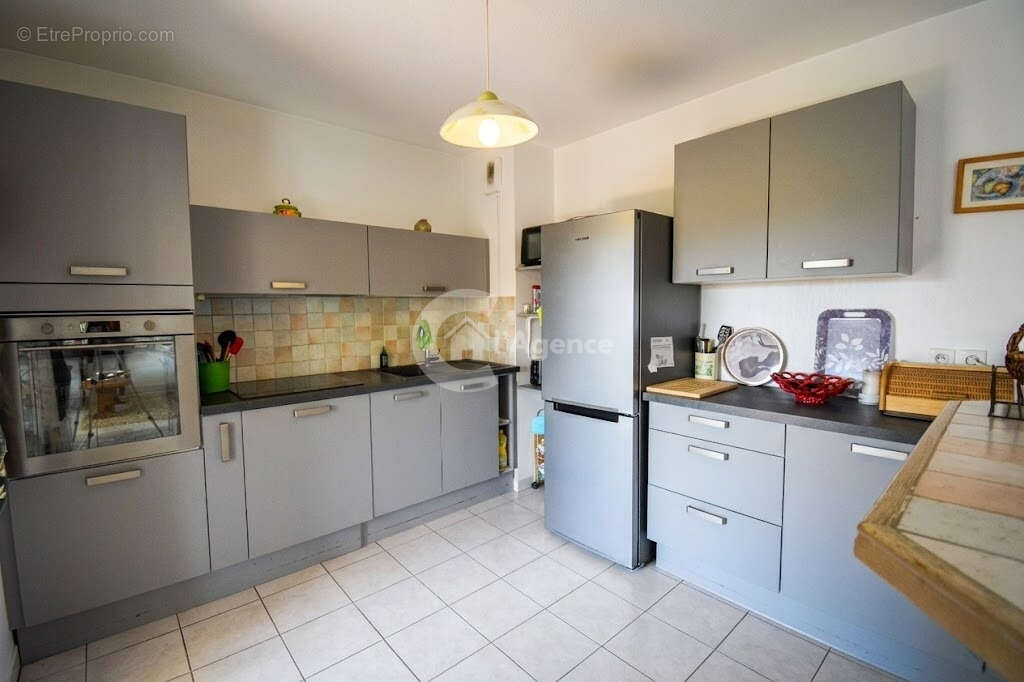 Appartement à MOUANS-SARTOUX
