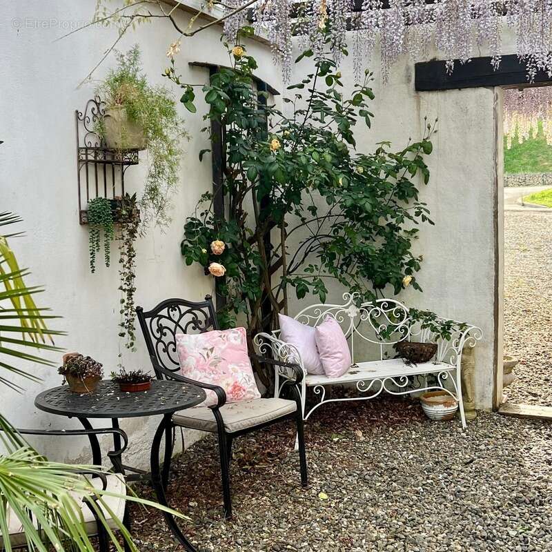 Maison à AURIONS-IDERNES