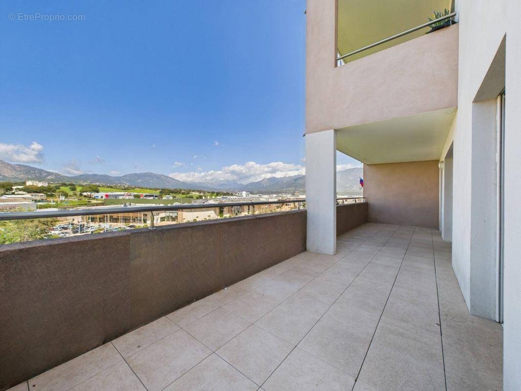 Appartement à SARROLA-CARCOPINO