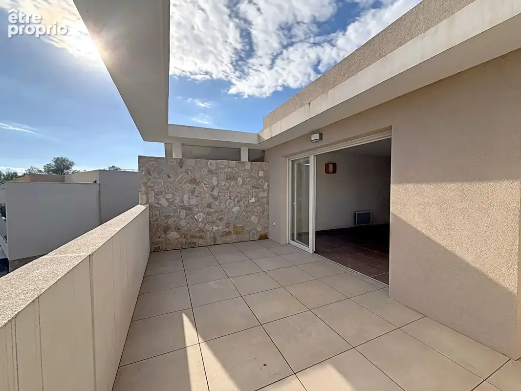 Appartement à ROQUEBRUNE-SUR-ARGENS