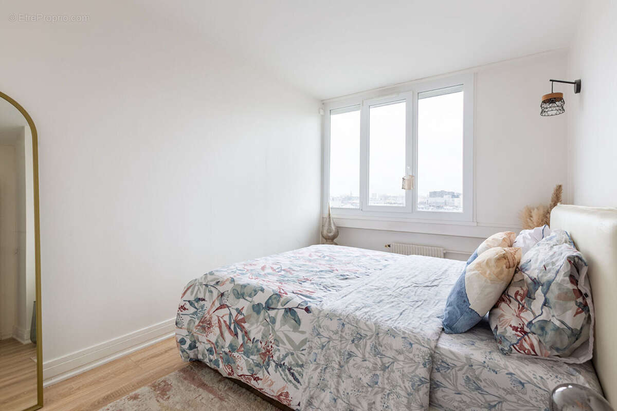 Appartement à PARIS-14E