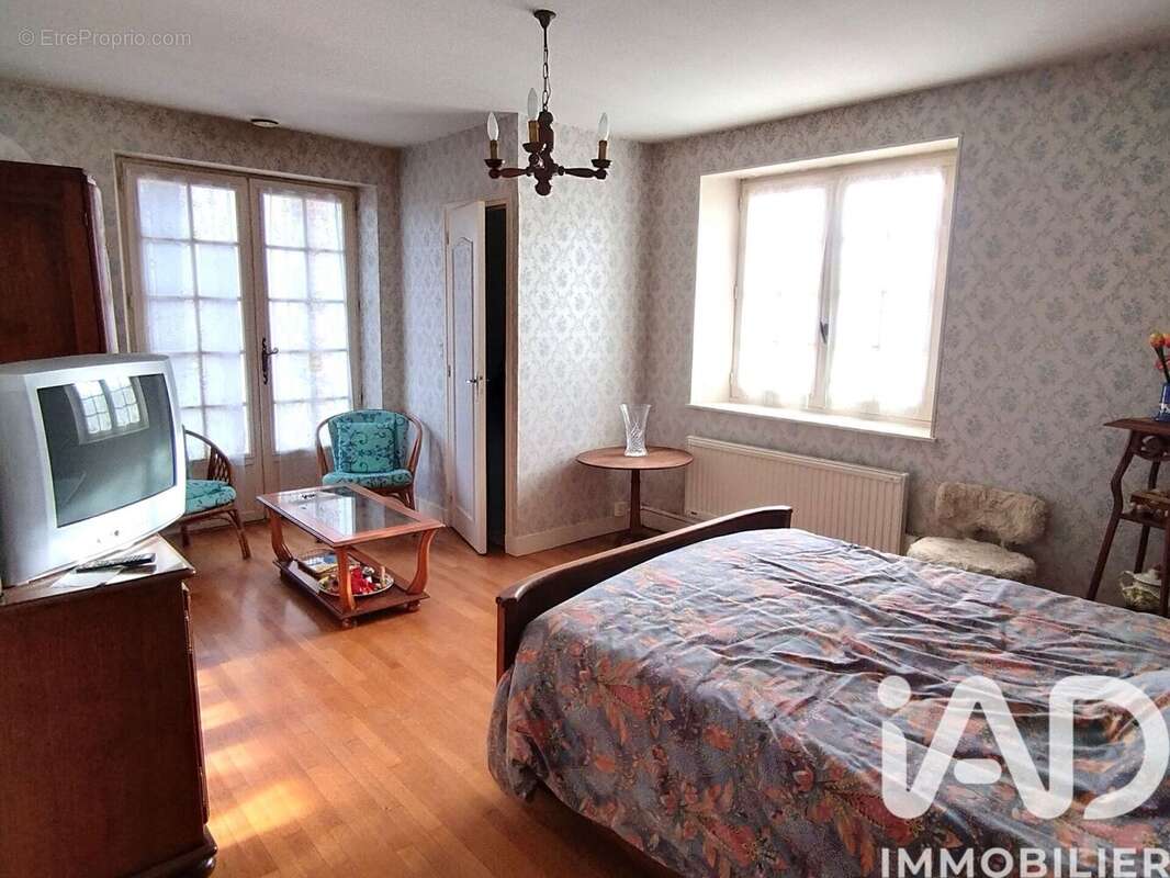 Maison 111 m² à Saint-Firmin-Des-Pres  - photo 7
