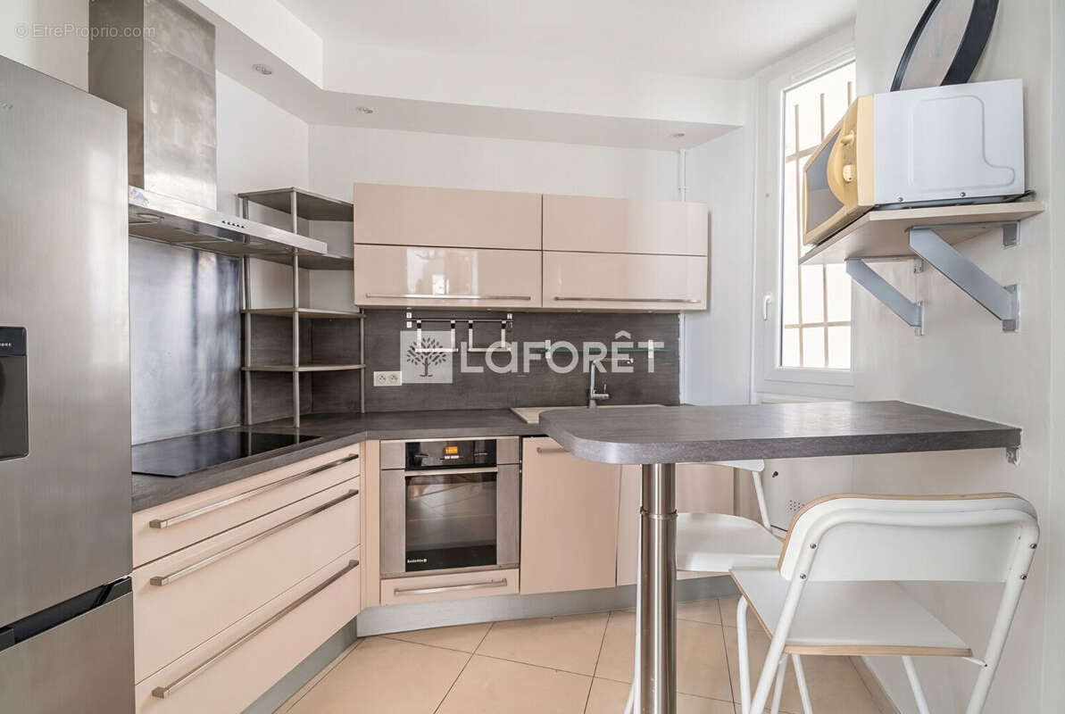 Appartement à PARIS-17E