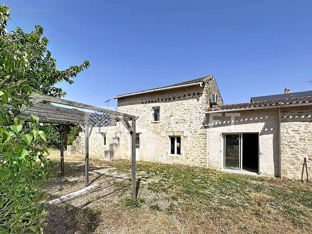 Maison en pierre à MONCONTOUR 86 - photo 11